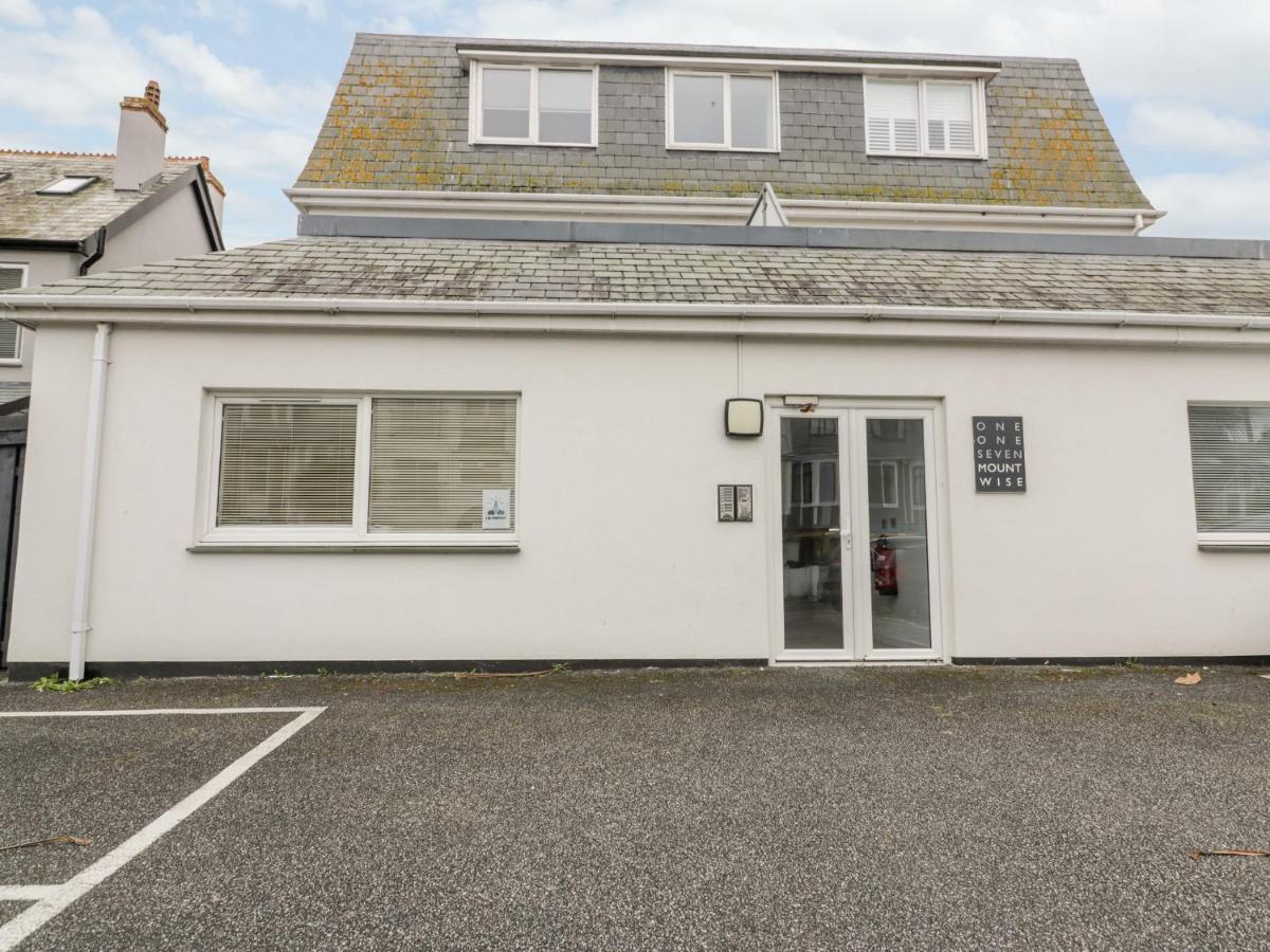 The Lookout * New Quay